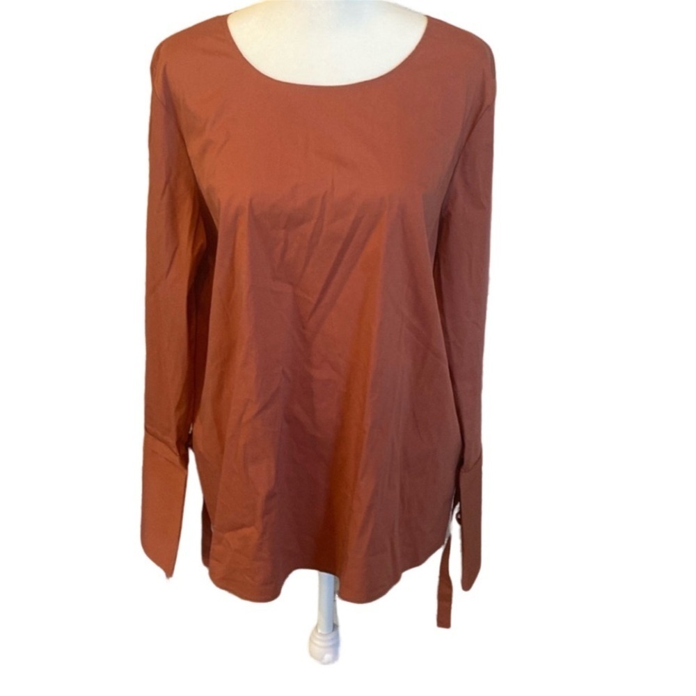 Dalia 3/4 sleeve blouse. Crew-neck, button-up back. Sz L. Brick, clay orange.